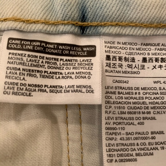 Levi’s 541 jeans. White with Blue accents - Picture 6 of 8